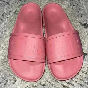 Pink‎ Hunter slides size 5